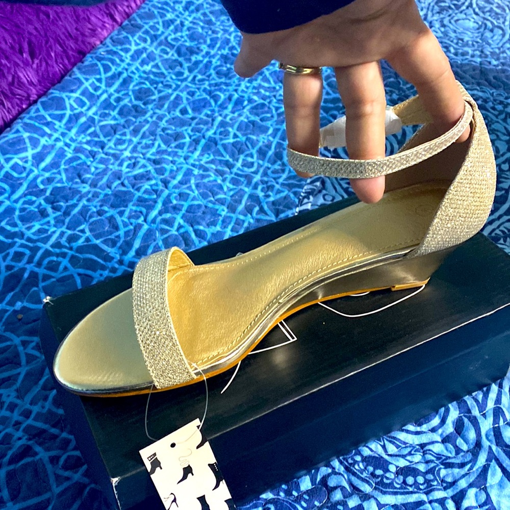 MySoft womens gold sparkle wedge Sz 9 NEW NIB PROM heel
